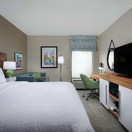 Hampton Inn Louisville/I-65/Brooks Road Exterior foto