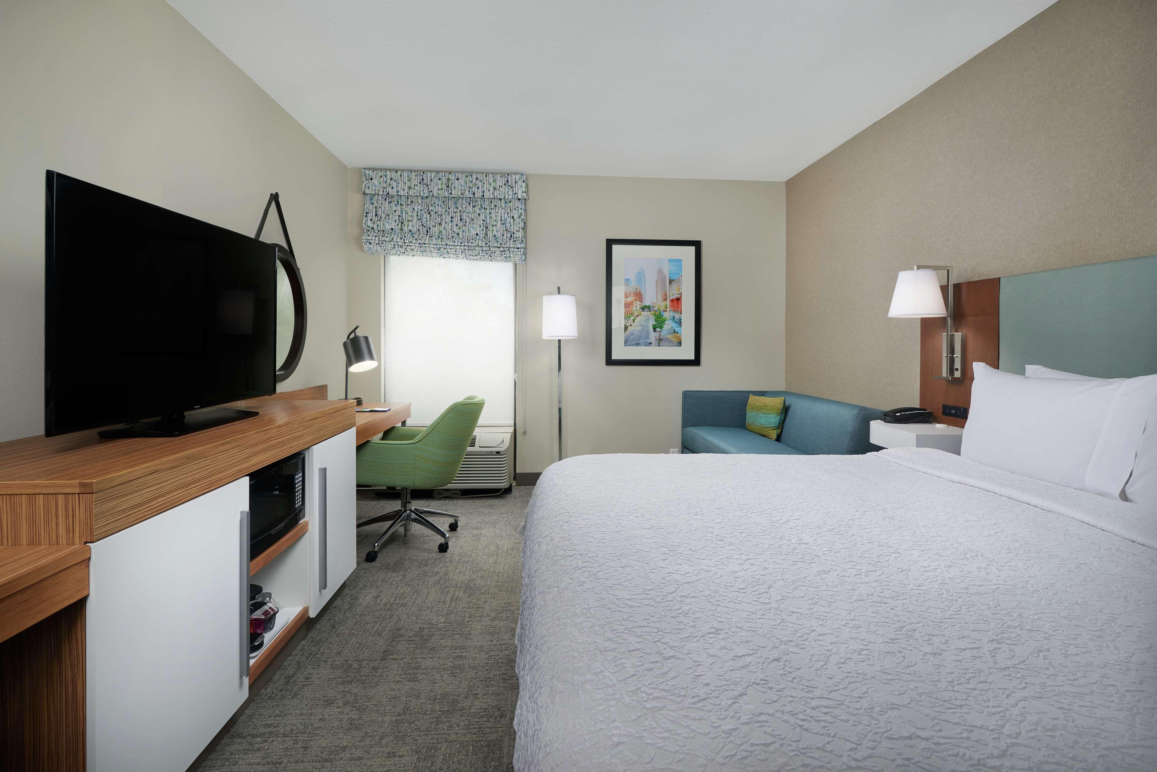Hampton Inn Louisville/I-65/Brooks Road Exterior foto