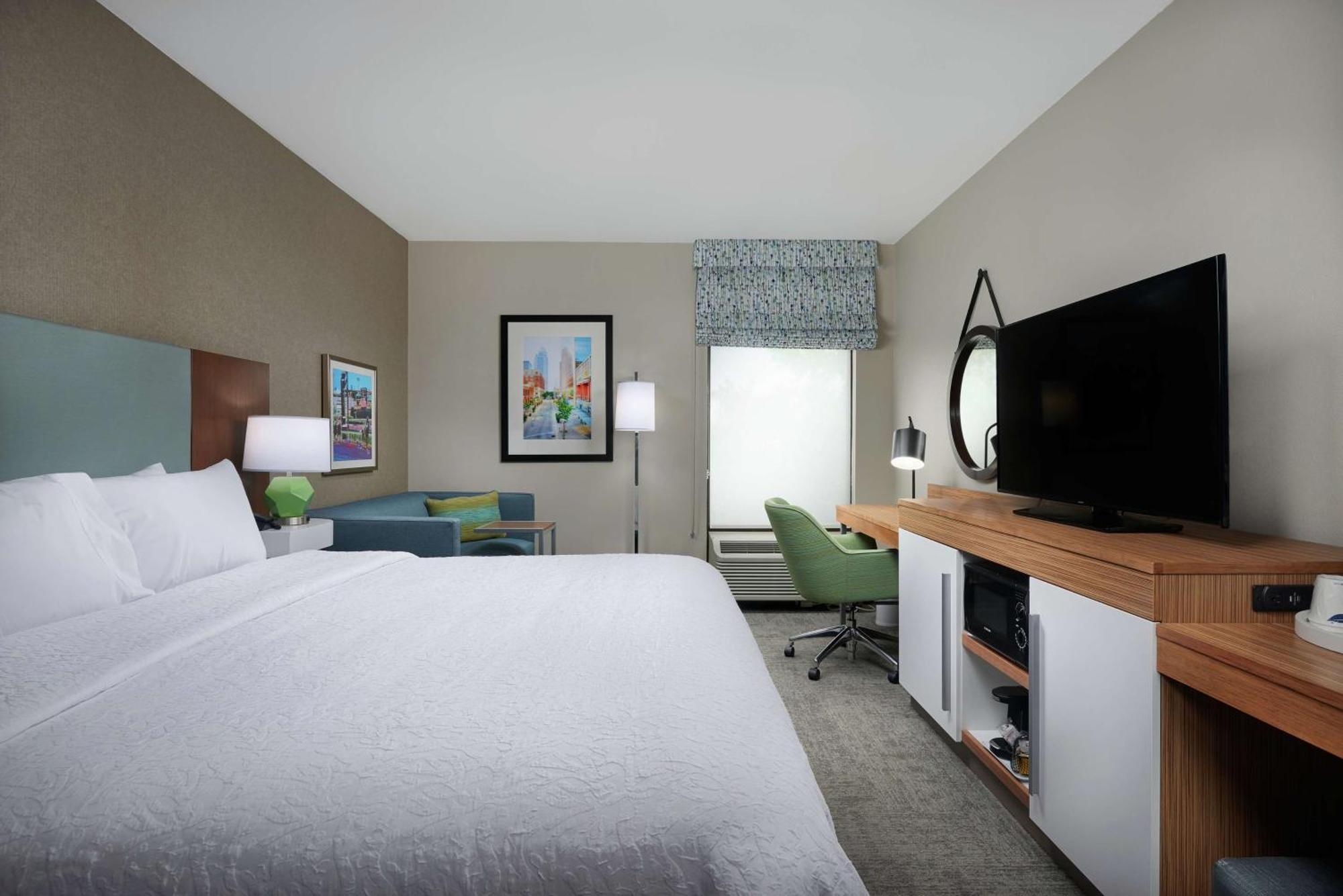 Hampton Inn Louisville/I-65/Brooks Road Exterior foto