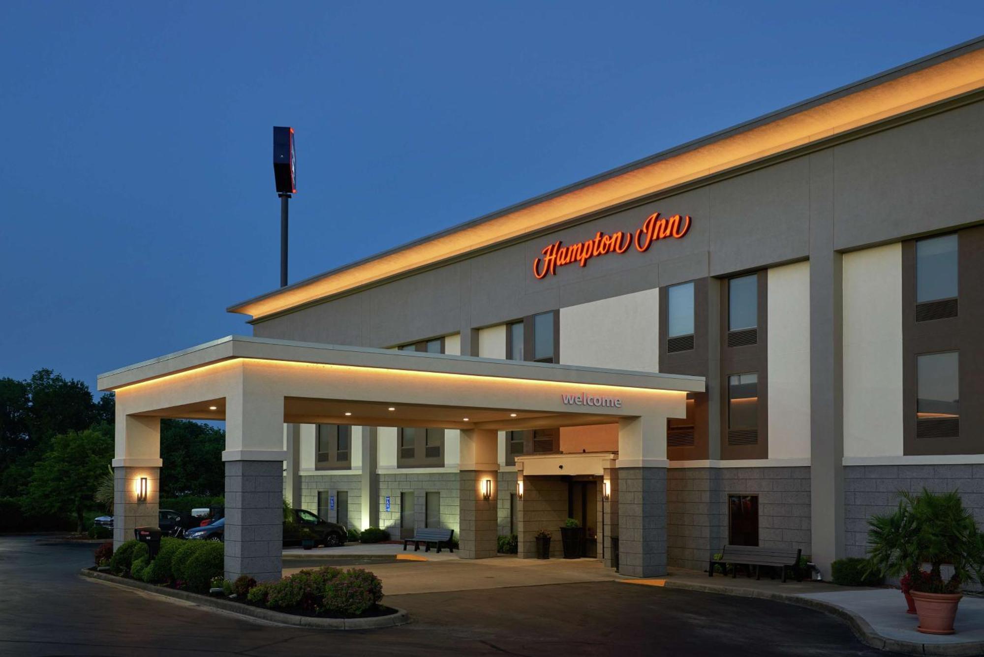 Hampton Inn Louisville/I-65/Brooks Road Exterior foto